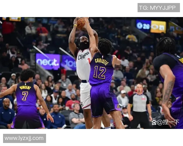 2007年NBA总决赛回顾：魔术队与马刺队的巅峰对决与精彩瞬间分析